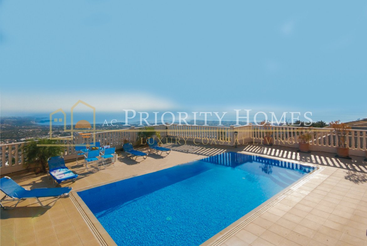 Five-Bedroom Villas with Panoramic Sea Views in Pegeia