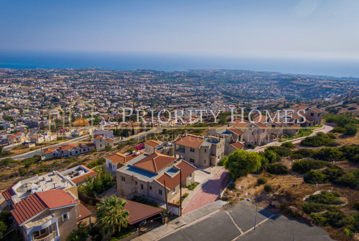 Five-Bedroom Villas with Panoramic Sea Views in Pegeia