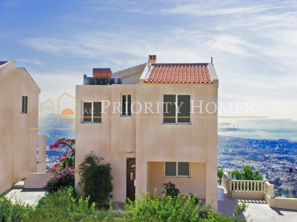Five-Bedroom Villas with Panoramic Sea Views in Pegeia