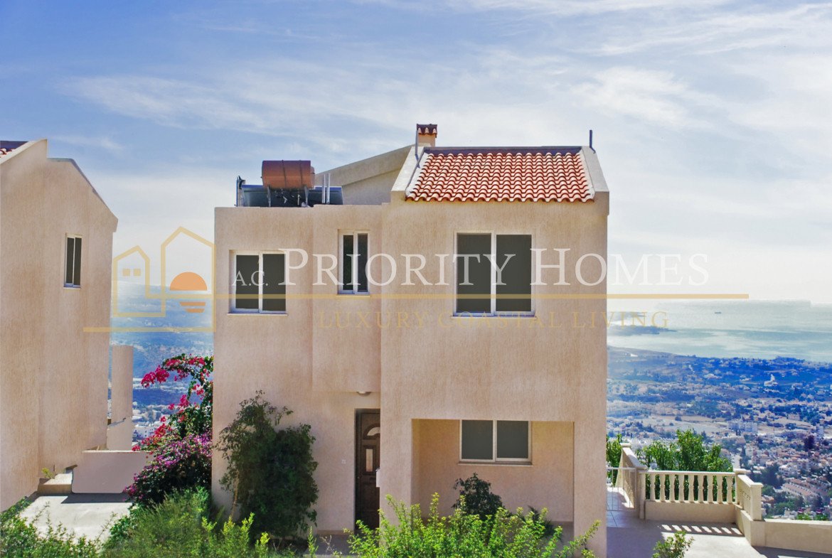 Five-Bedroom Villas with Panoramic Sea Views in Pegeia