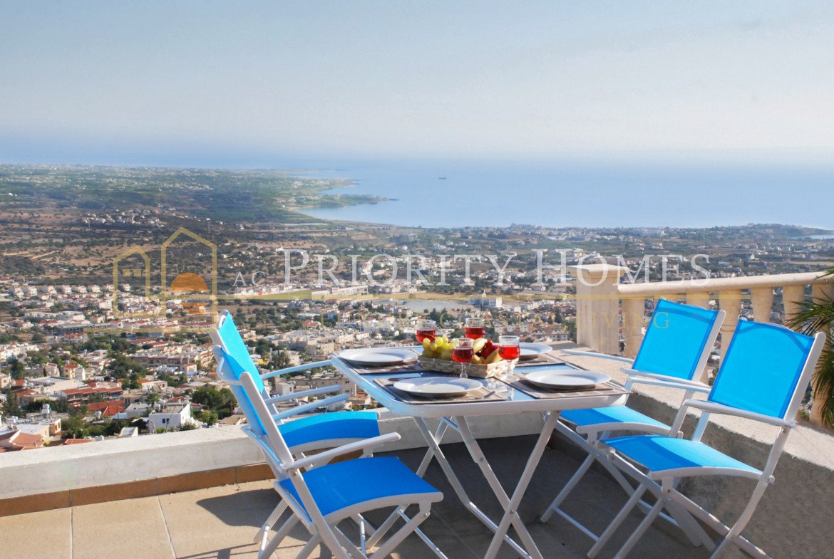 Five-Bedroom Villas with Panoramic Sea Views in Pegeia