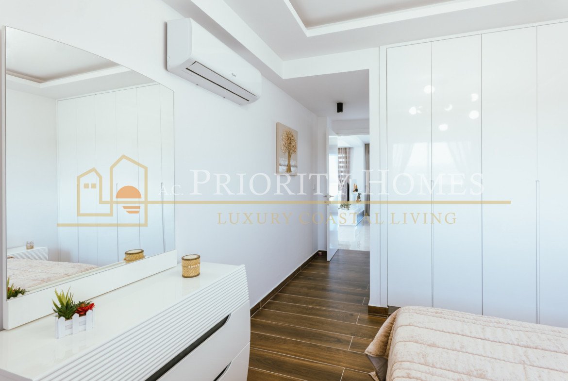 Contemporary Two-Bedroom Penthouse with Private Roof Terrace in Kato Paphos