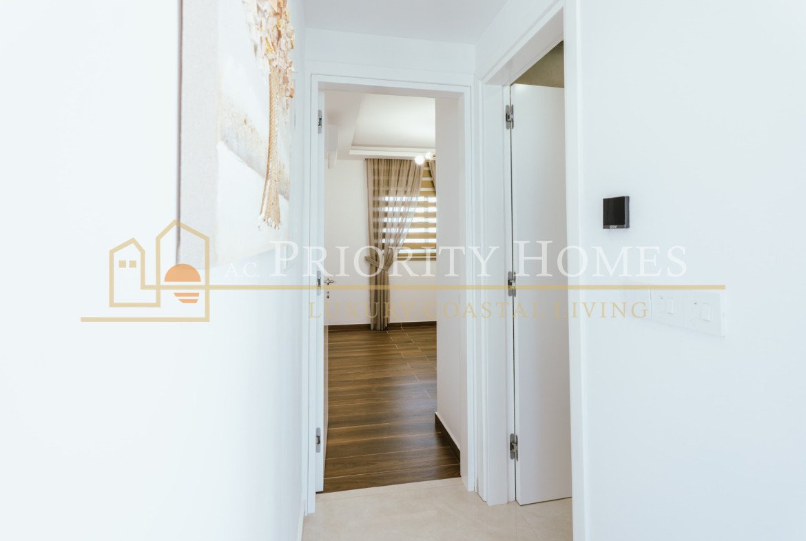 Contemporary Two-Bedroom Penthouse with Private Roof Terrace in Kato Paphos