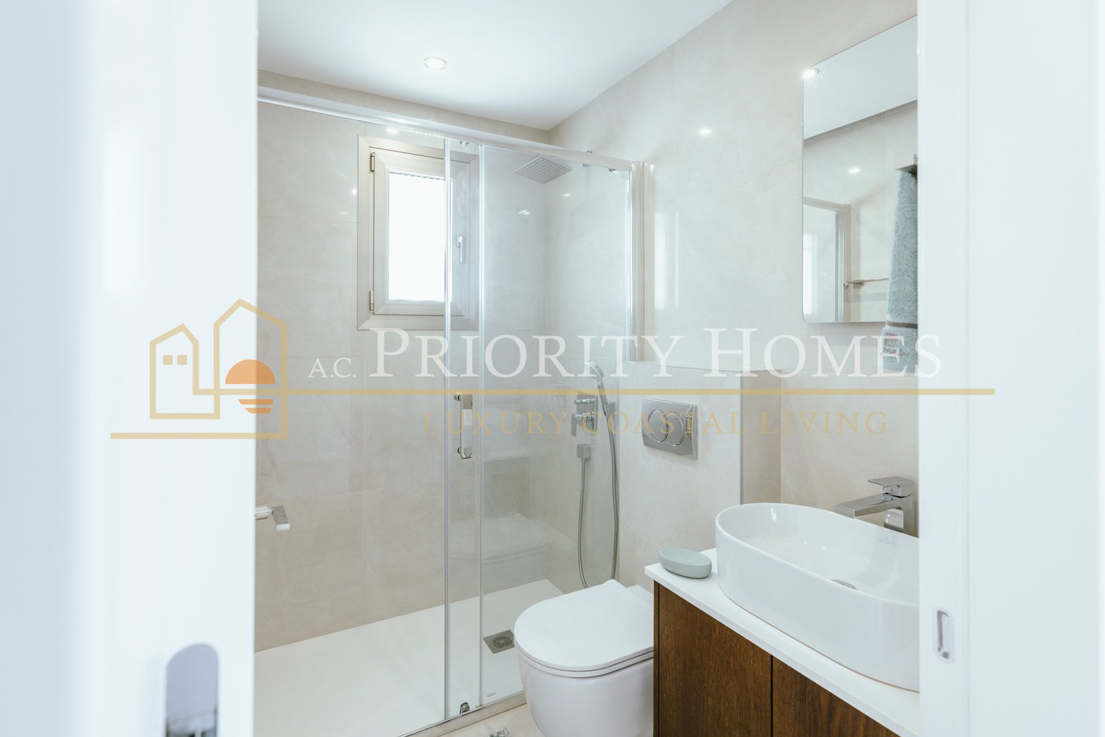 Contemporary Two-Bedroom Penthouse with Private Roof Terrace in Kato Paphos