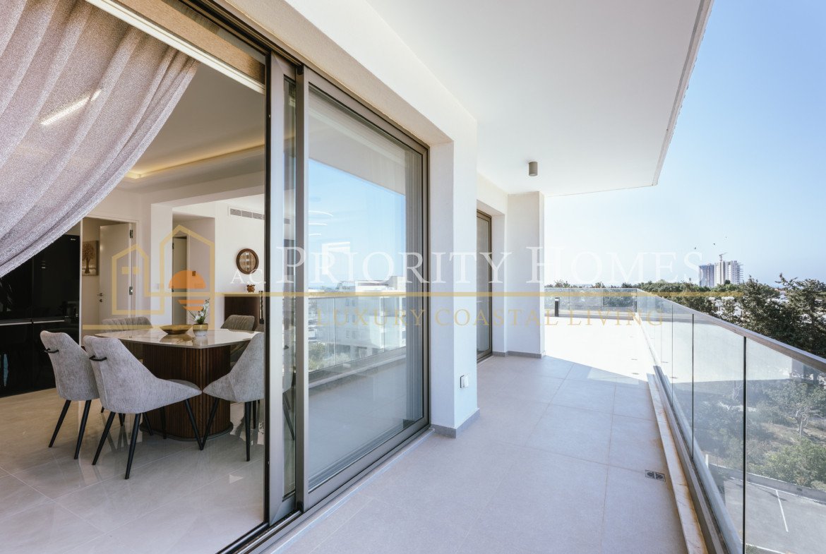 Contemporary Two-Bedroom Penthouse with Private Roof Terrace in Kato Paphos