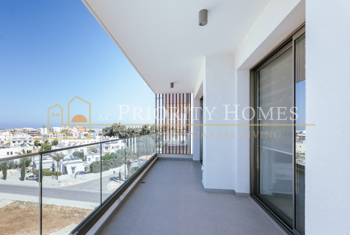 Contemporary Two-Bedroom Penthouse with Private Roof Terrace in Kato Paphos