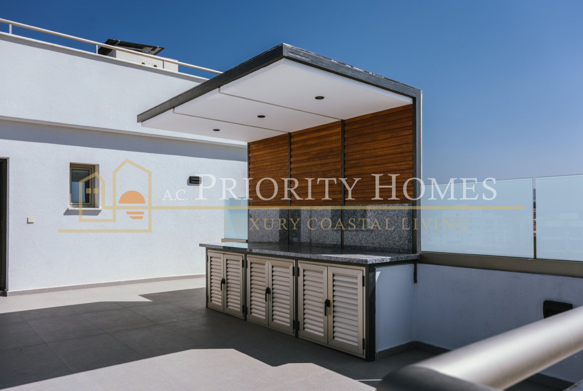 Contemporary Two-Bedroom Penthouse with Private Roof Terrace in Kato Paphos