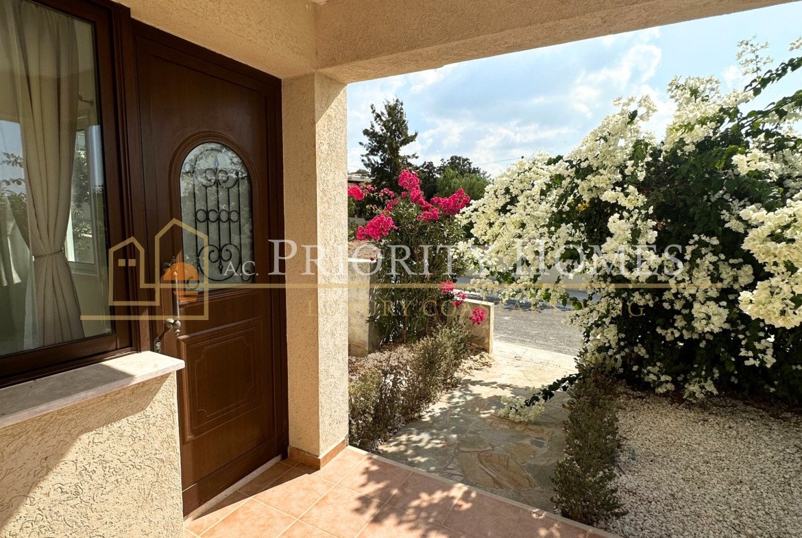 Three-Bedroom Mediterranean Villas in Pegeia – St George