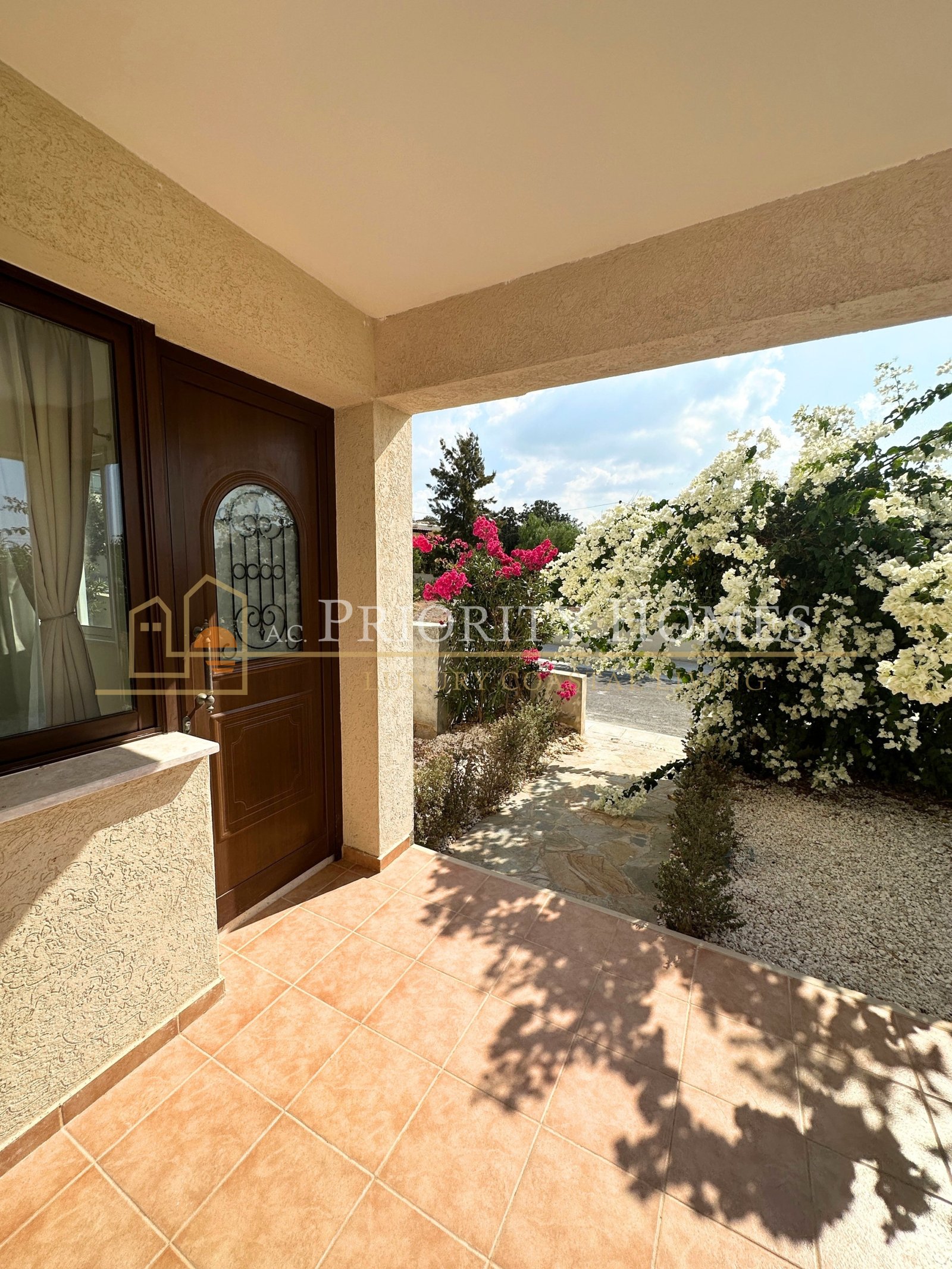Three-Bedroom Mediterranean Villas in Pegeia – St George