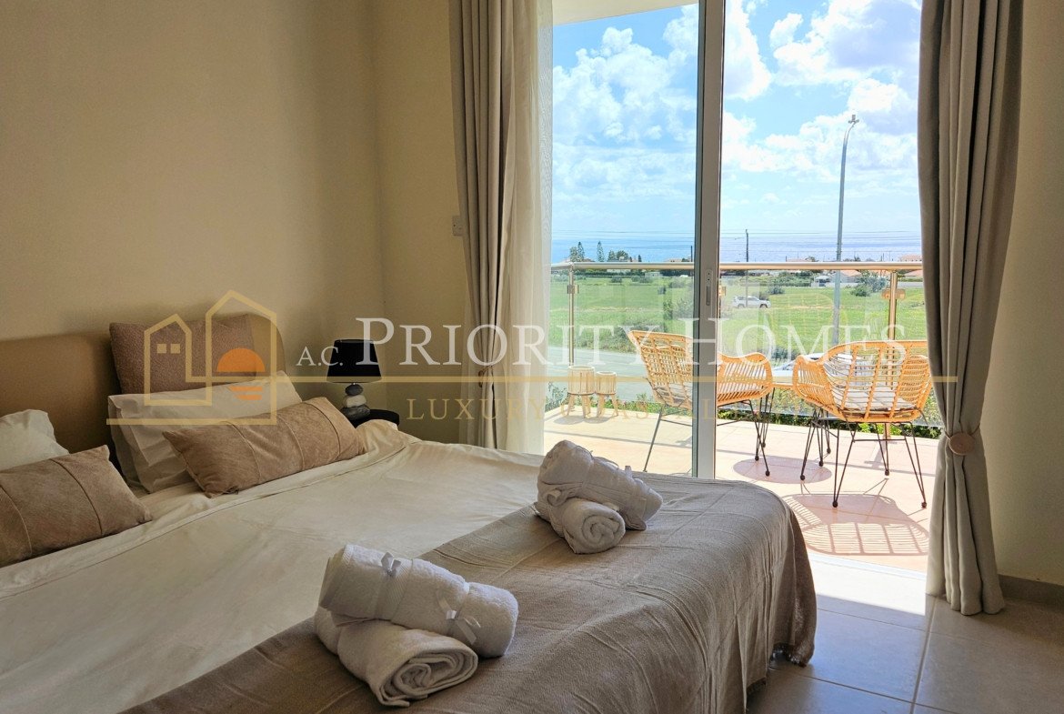 Three-Bedroom Mediterranean Villas in Pegeia – St George