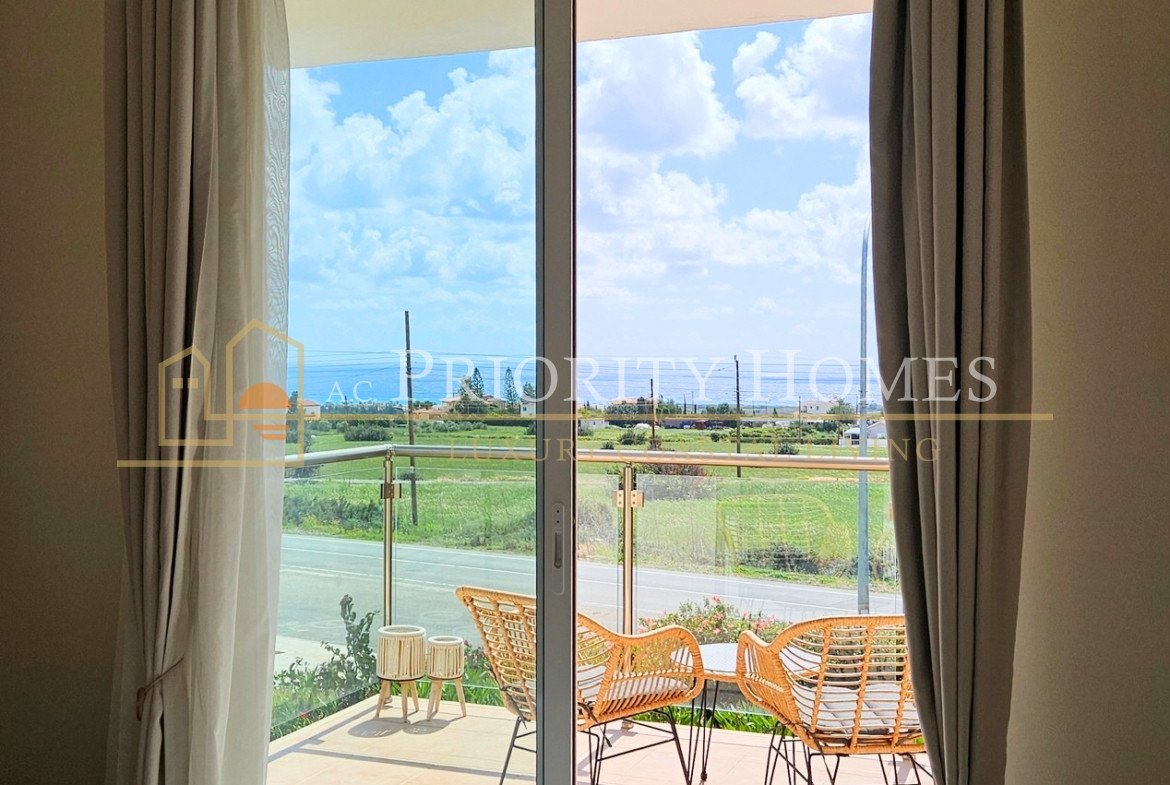 Three-Bedroom Mediterranean Villas in Pegeia – St George