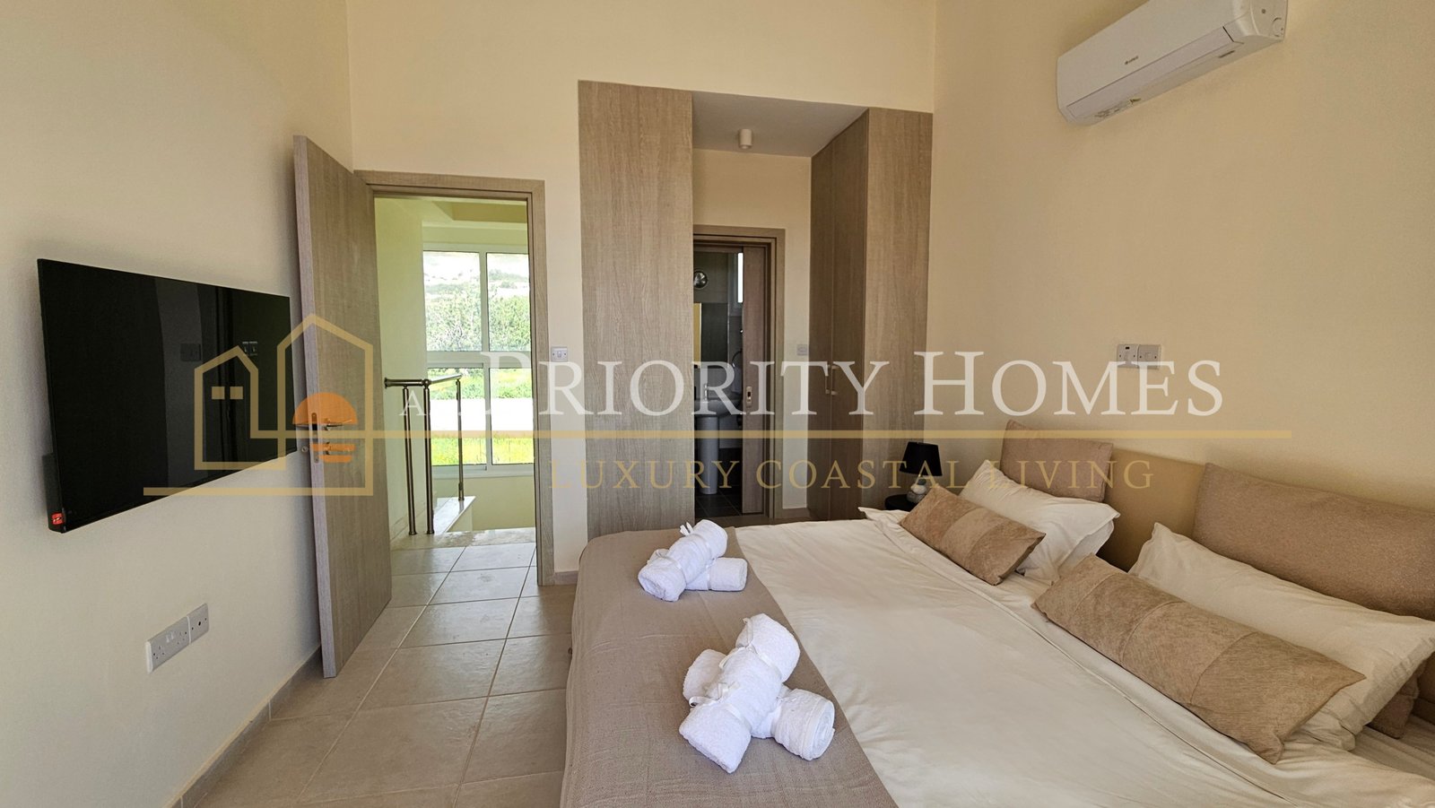 Three-Bedroom Mediterranean Villas in Pegeia – St George