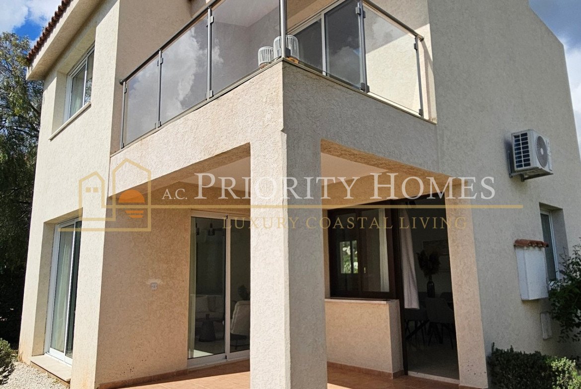 Three-Bedroom Mediterranean Villas in Pegeia – St George