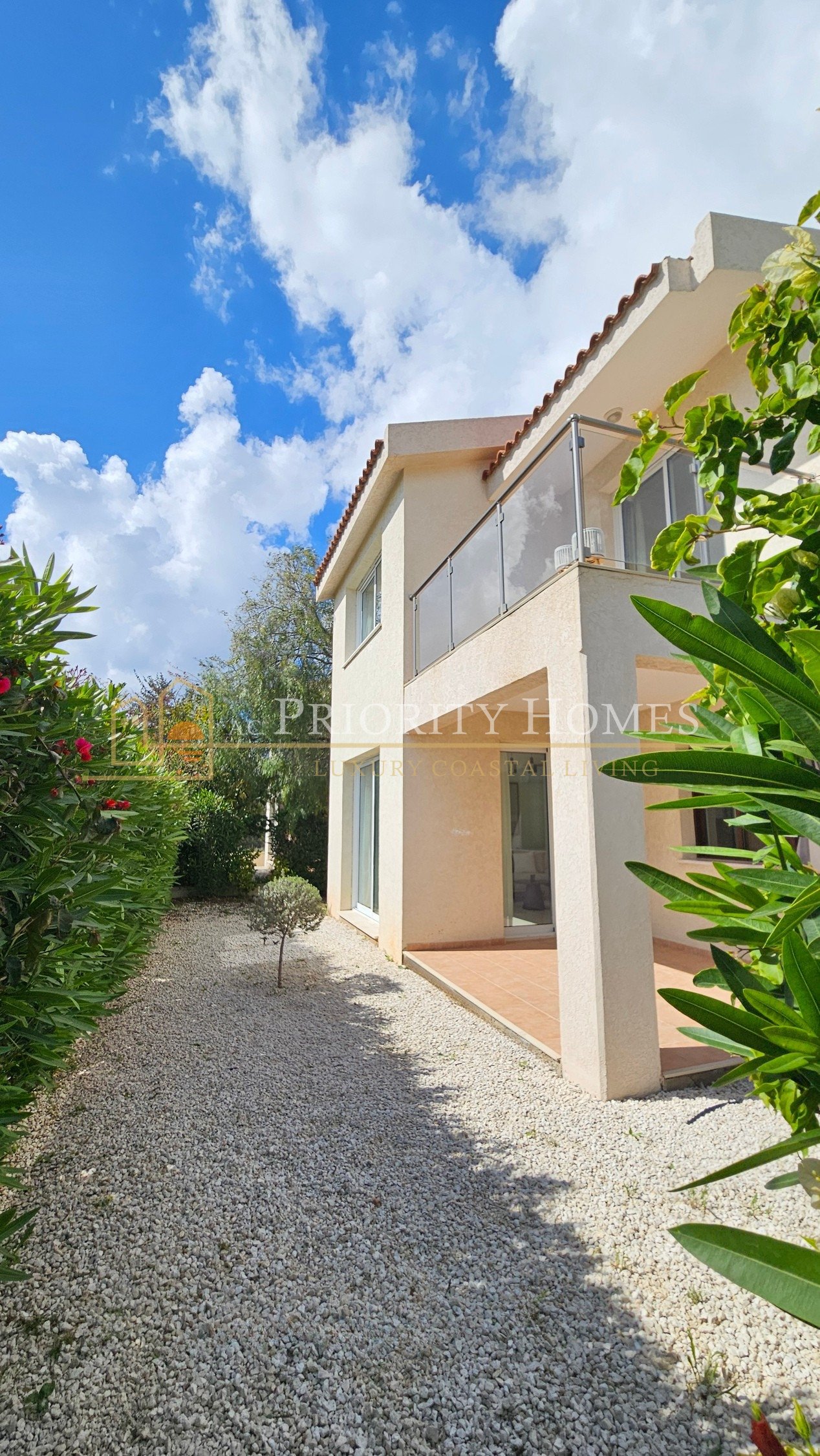 Three-Bedroom Mediterranean Villas in Pegeia – St George