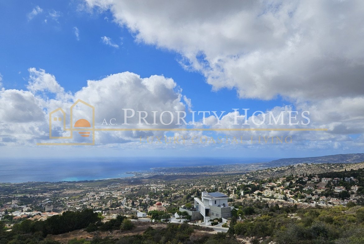 Luxury Five-Bedroom Villa with Sea Views in Tala, Paphos