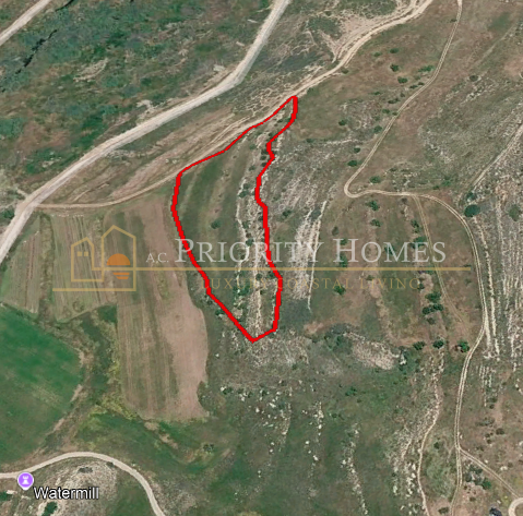 Elevated Agricultural Plot with Panoramic Valley Views in Agia Varvara, Paphos