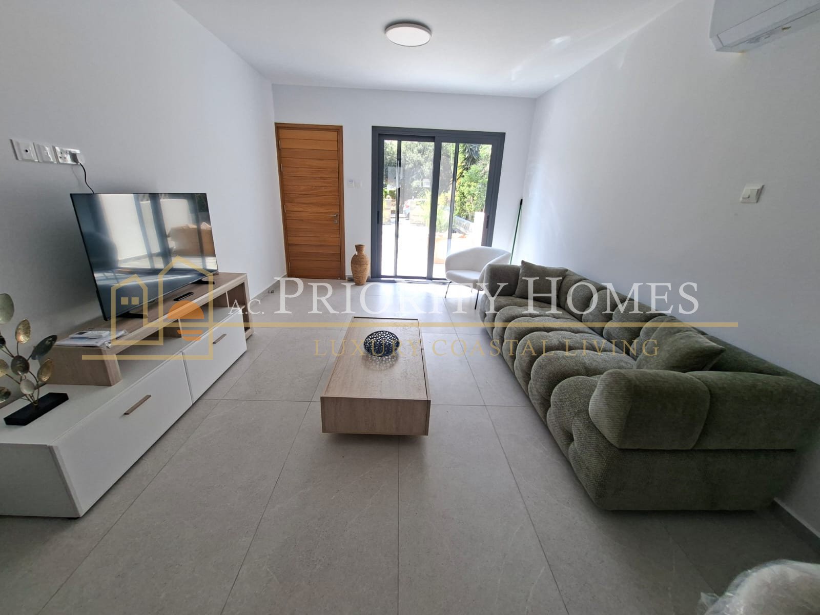 For Sale Townhouse in Kato Paphos