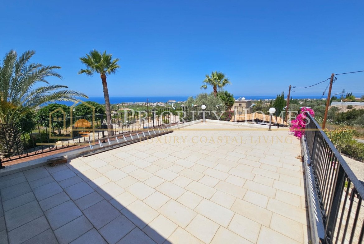 Three‑Bedroom Sea‑View Villa in St. Georges, Pegeia