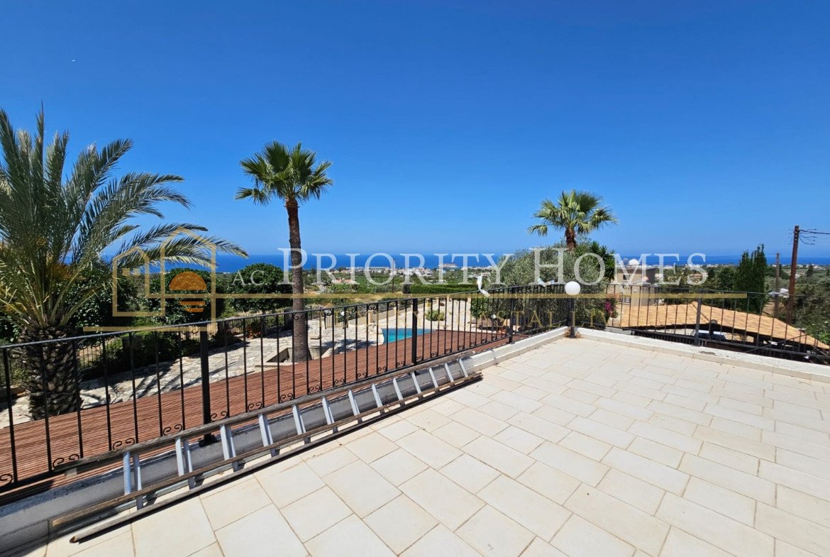 Three‑Bedroom Sea‑View Villa in St. Georges, Pegeia