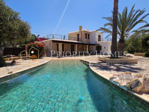 Three‑Bedroom Sea‑View Villa in St. Georges, Pegeia