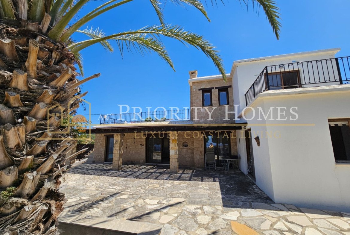 Three‑Bedroom Sea‑View Villa in St. Georges, Pegeia