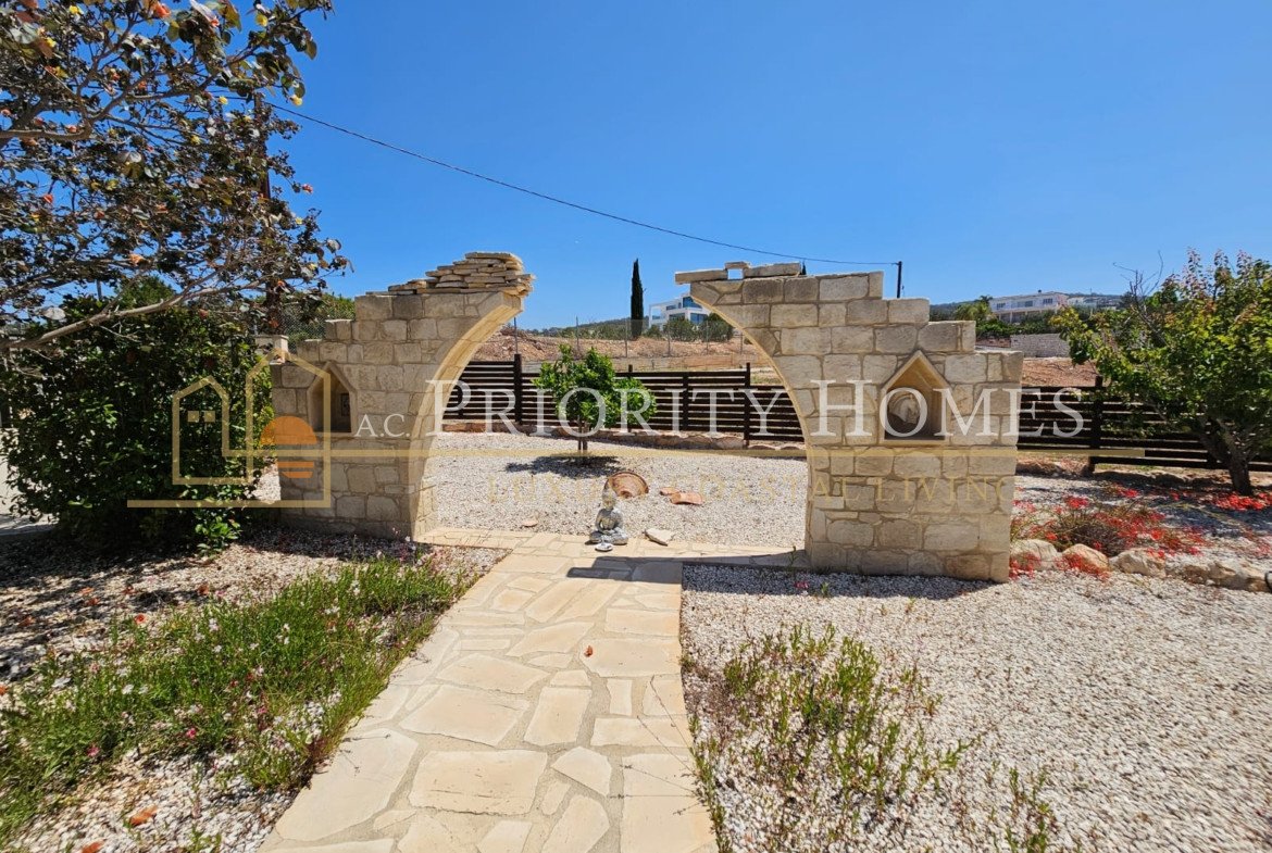 Three‑Bedroom Sea‑View Villa in St. Georges, Pegeia