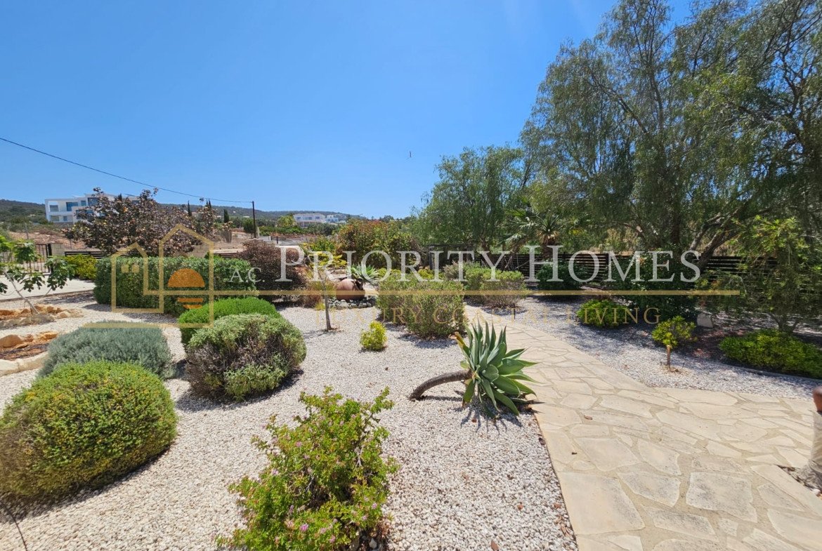 Three‑Bedroom Sea‑View Villa in St. Georges, Pegeia