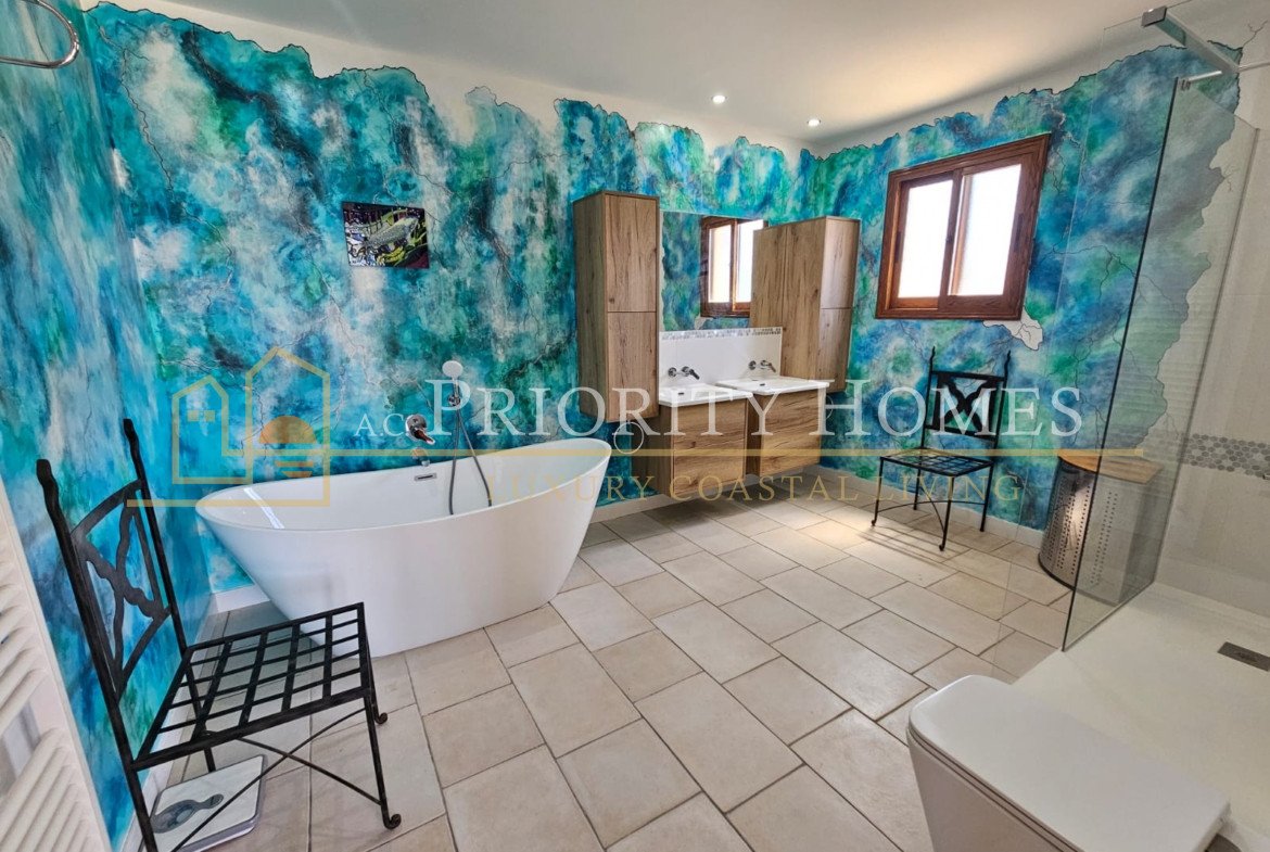 Three‑Bedroom Sea‑View Villa in St. Georges, Pegeia