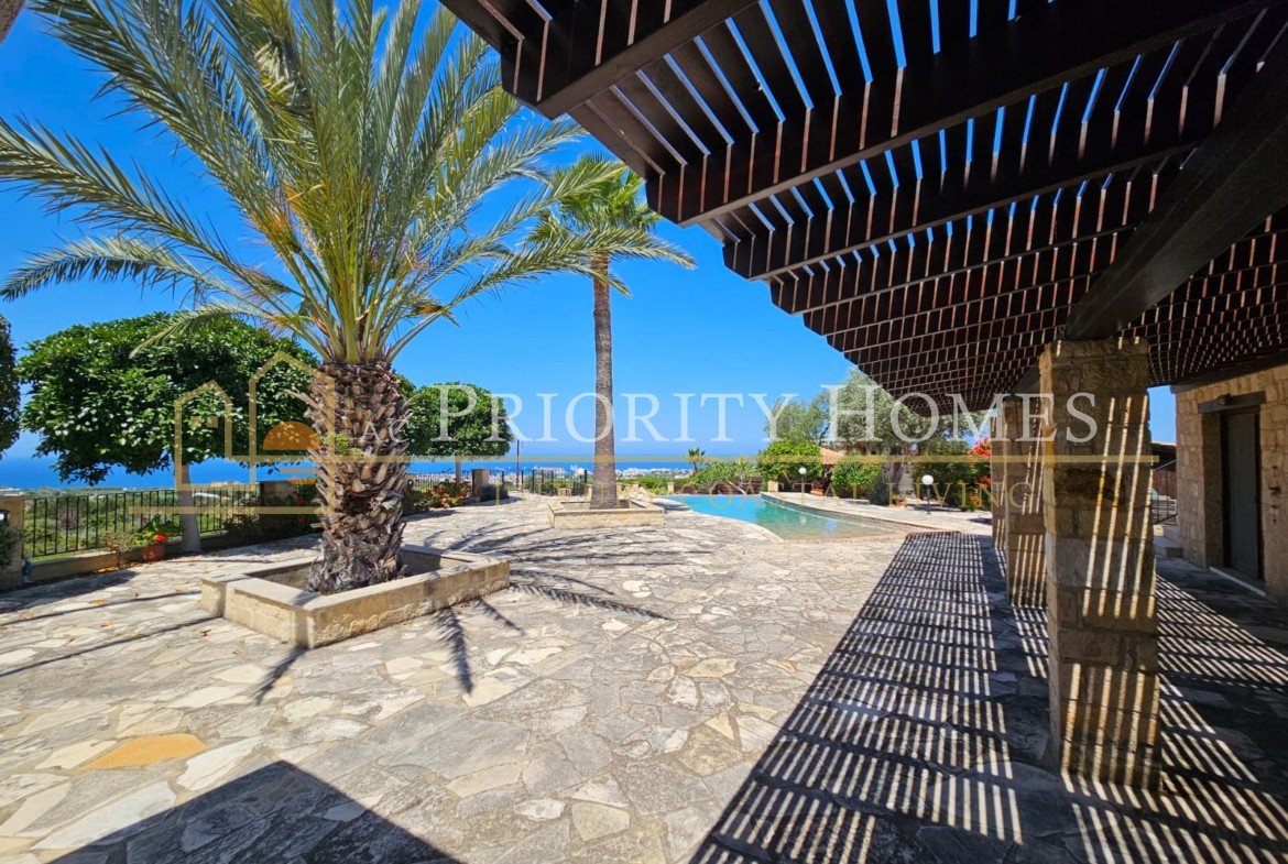 Three‑Bedroom Sea‑View Villa in St. Georges, Pegeia
