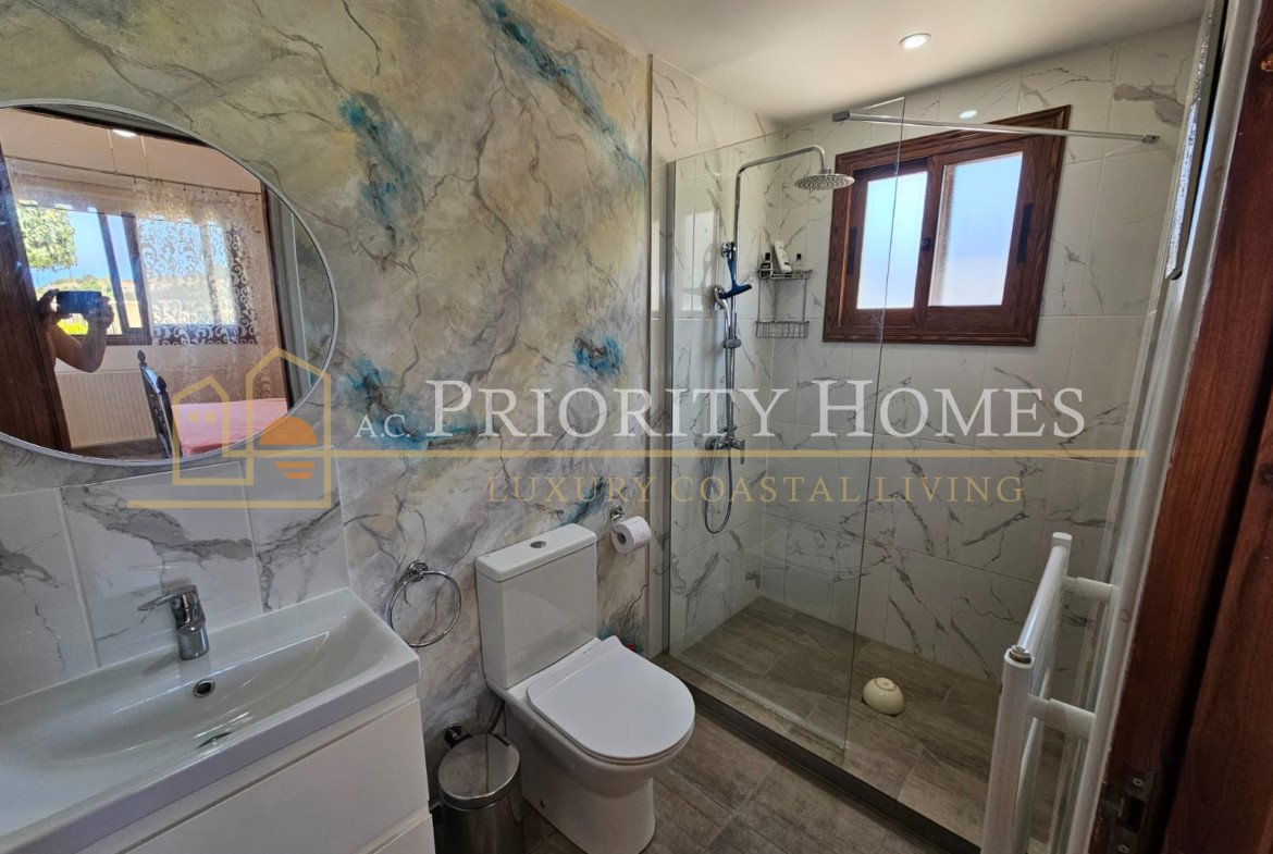 Three‑Bedroom Sea‑View Villa in St. Georges, Pegeia