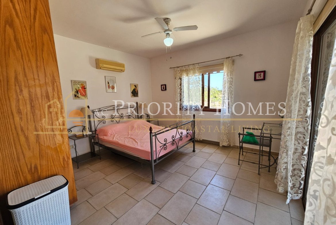 Three‑Bedroom Sea‑View Villa in St. Georges, Pegeia