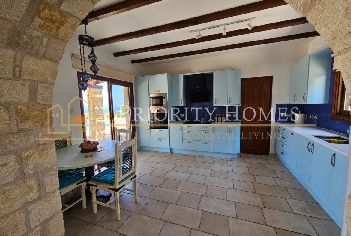 Three‑Bedroom Sea‑View Villa in St. Georges, Pegeia