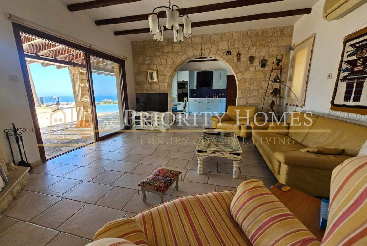 Three‑Bedroom Sea‑View Villa in St. Georges, Pegeia
