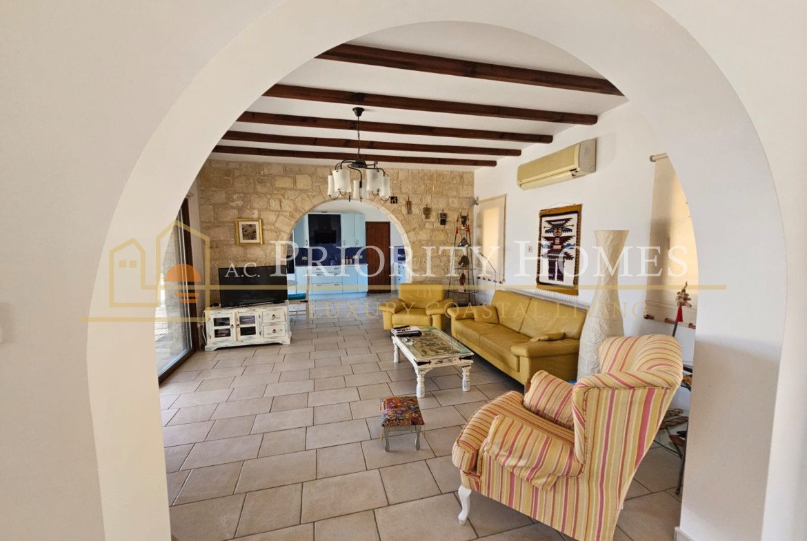 Three‑Bedroom Sea‑View Villa in St. Georges, Pegeia