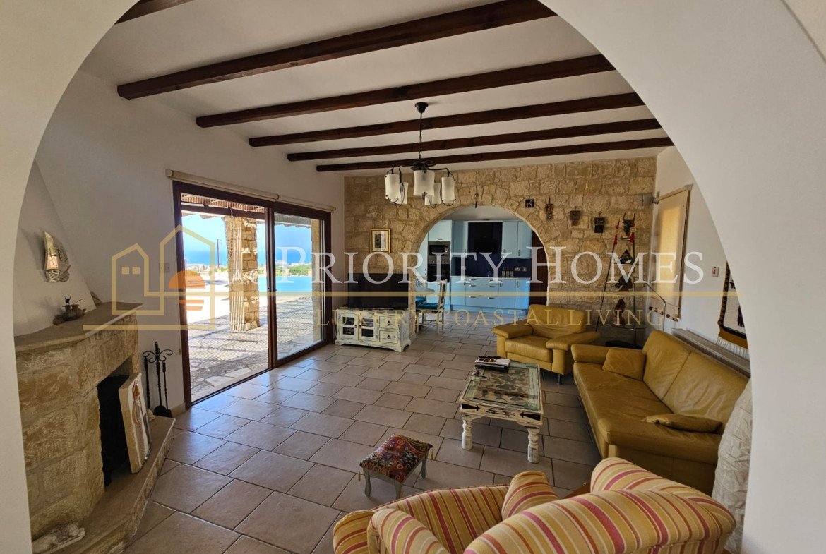 Three‑Bedroom Sea‑View Villa in St. Georges, Pegeia