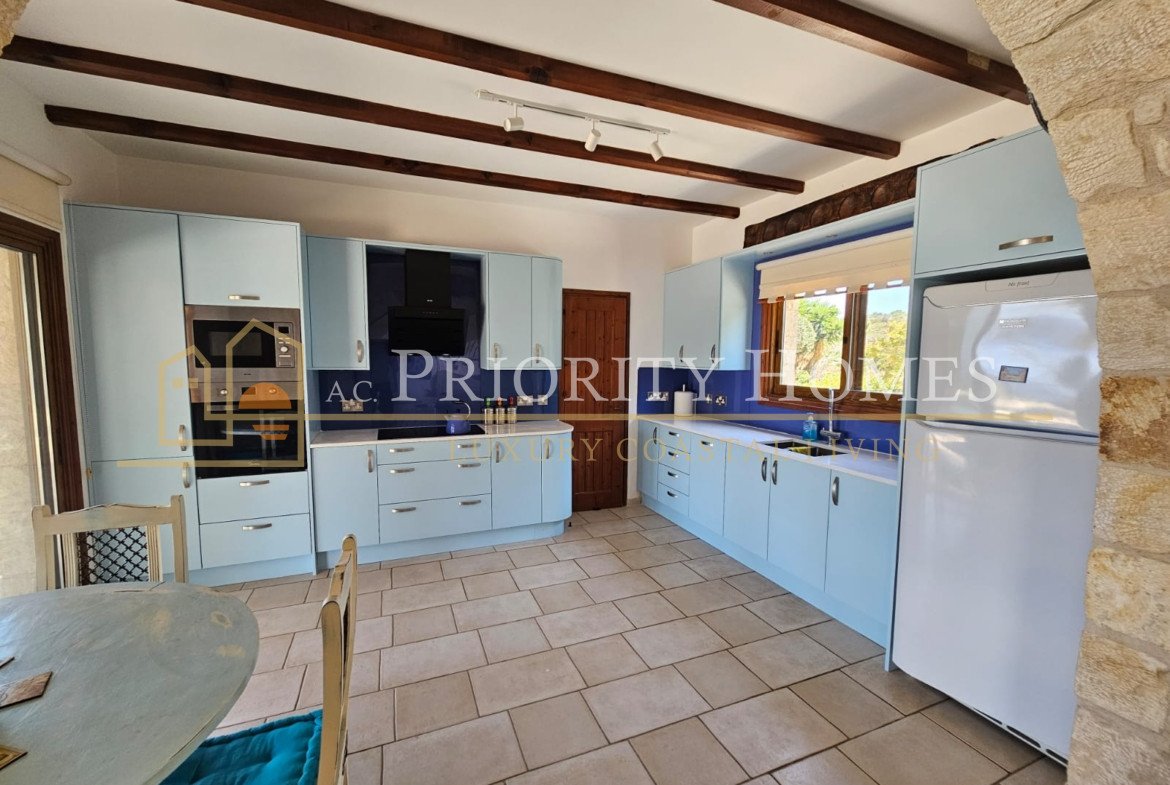 Three‑Bedroom Sea‑View Villa in St. Georges, Pegeia