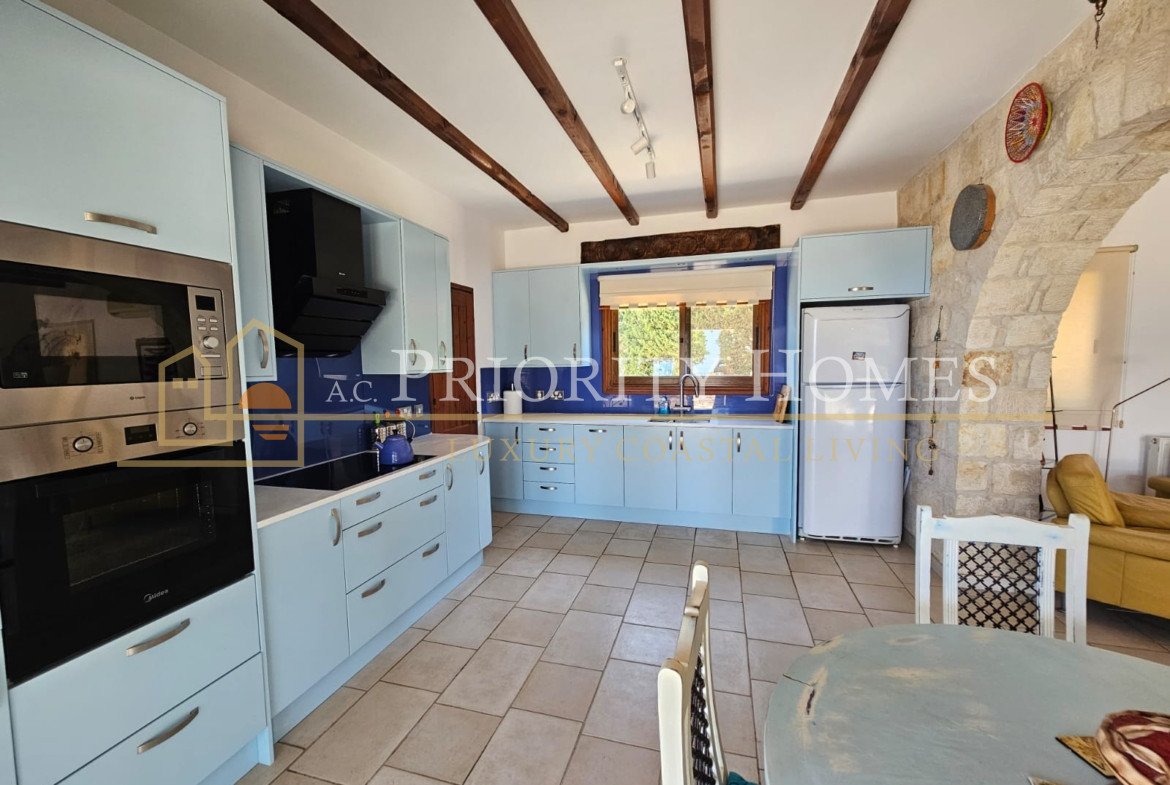 Three‑Bedroom Sea‑View Villa in St. Georges, Pegeia