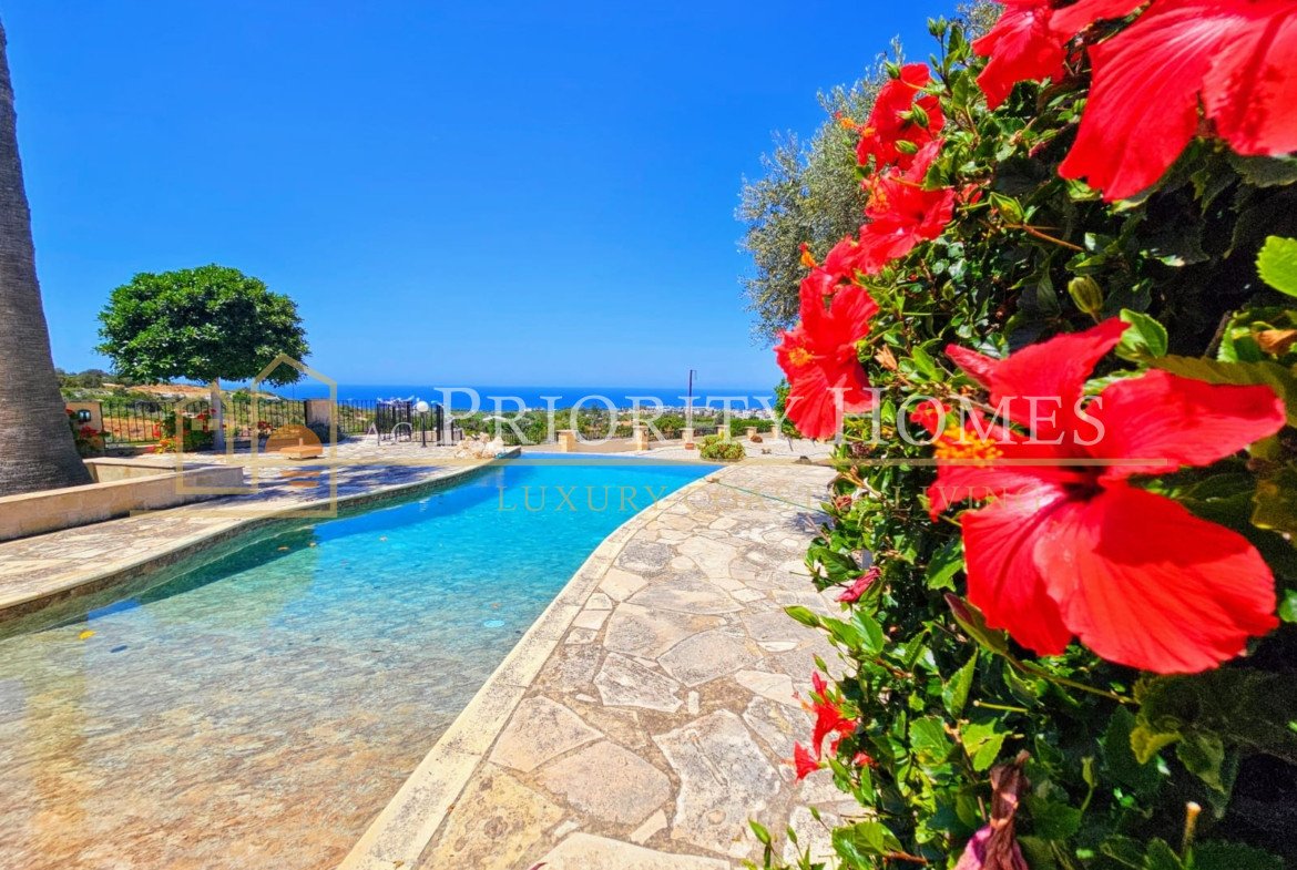 Three‑Bedroom Sea‑View Villa in St. Georges, Pegeia