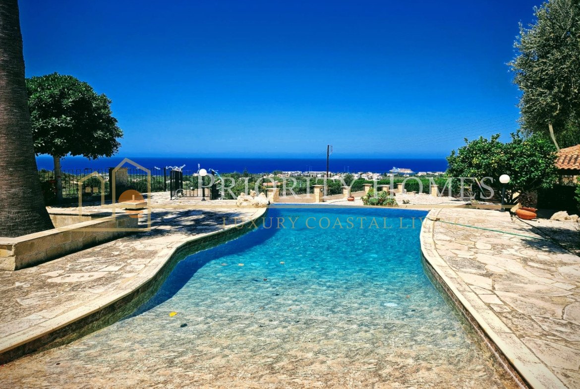 Three‑Bedroom Sea‑View Villa in St. Georges, Pegeia