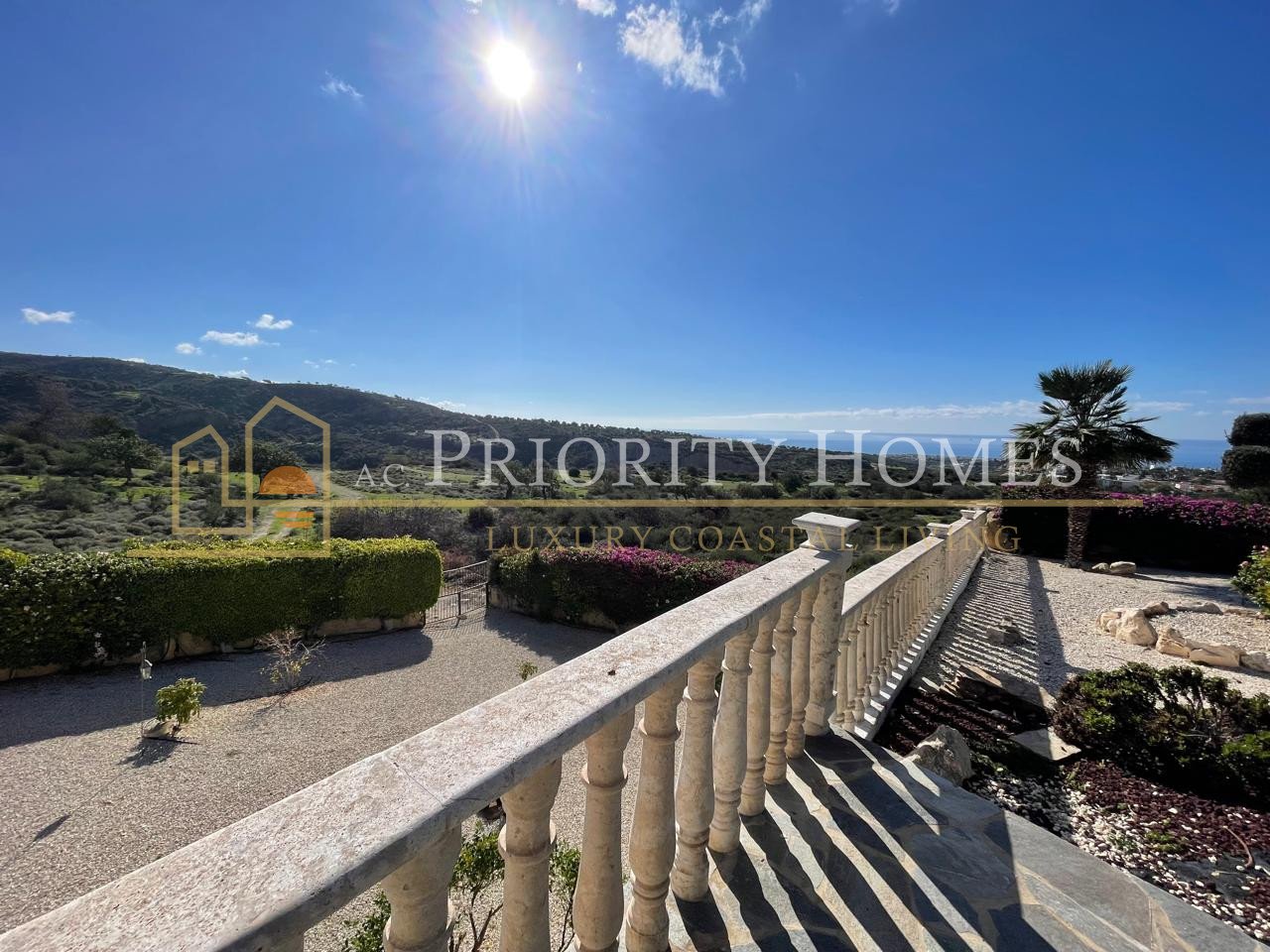 Stunning Three-Bedroom Sea View Villa in Pegeia