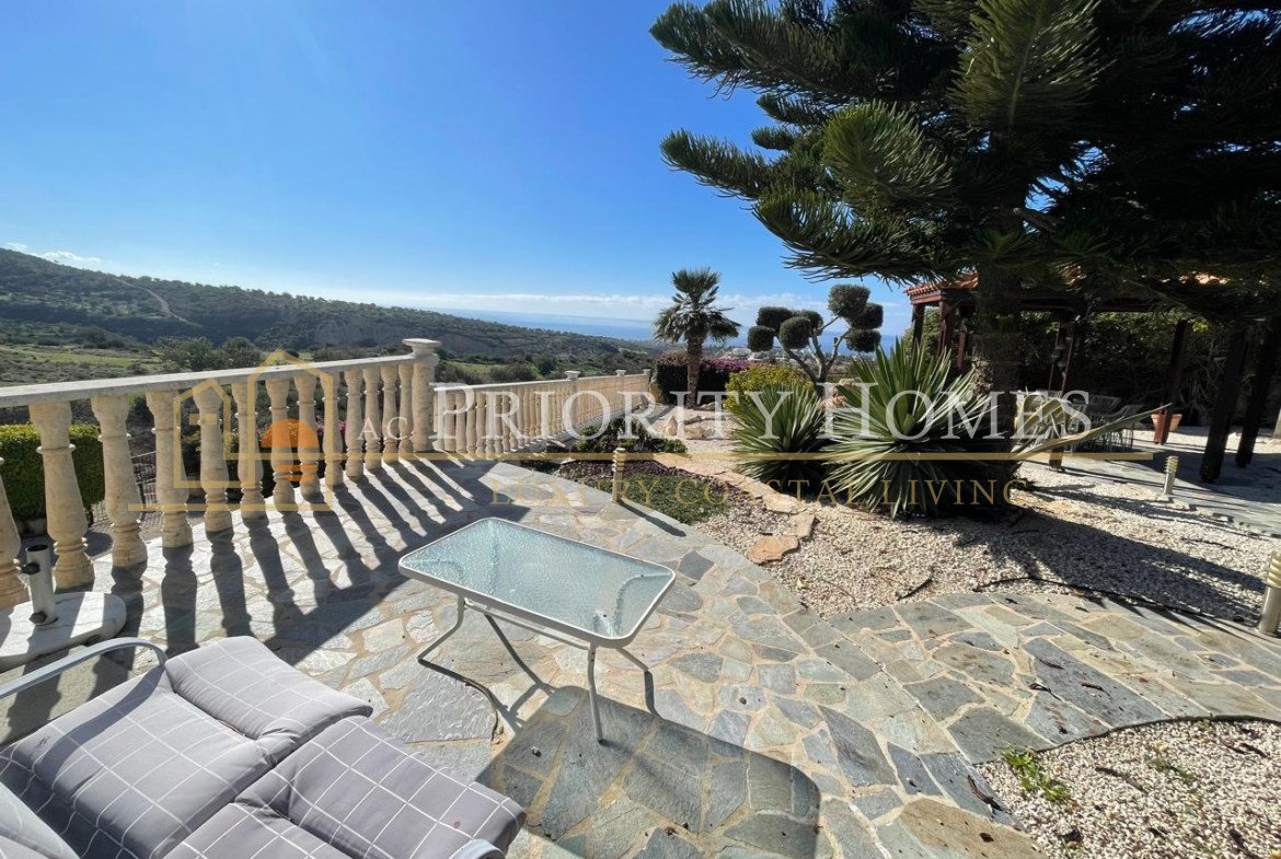 Stunning Three-Bedroom Sea View Villa in Pegeia