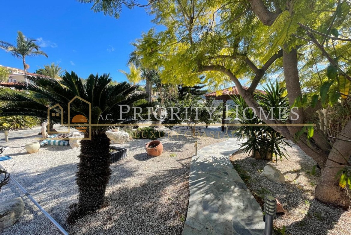 Stunning Three-Bedroom Sea View Villa in Pegeia