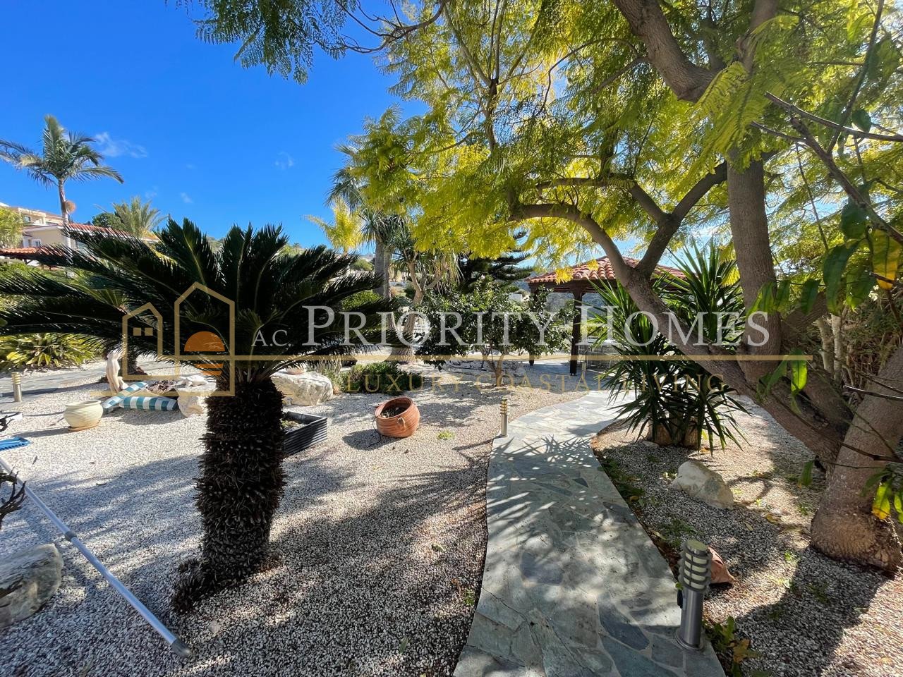 Stunning Three-Bedroom Sea View Villa in Pegeia