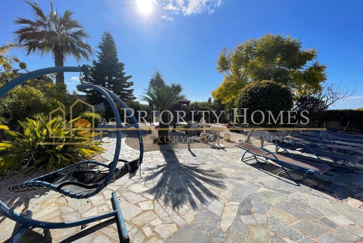 Stunning Three-Bedroom Sea View Villa in Pegeia
