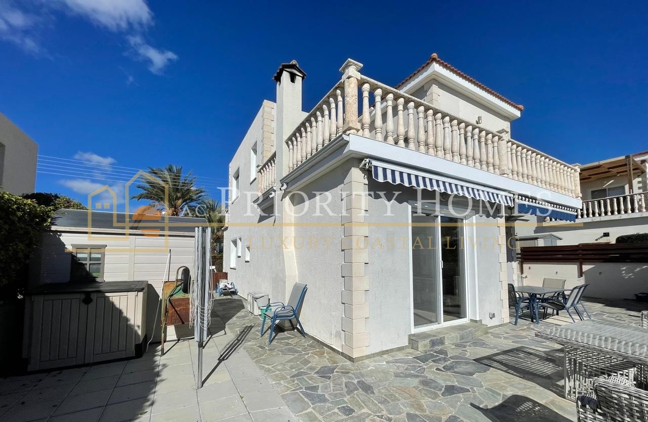 Stunning Three-Bedroom Sea View Villa in Pegeia