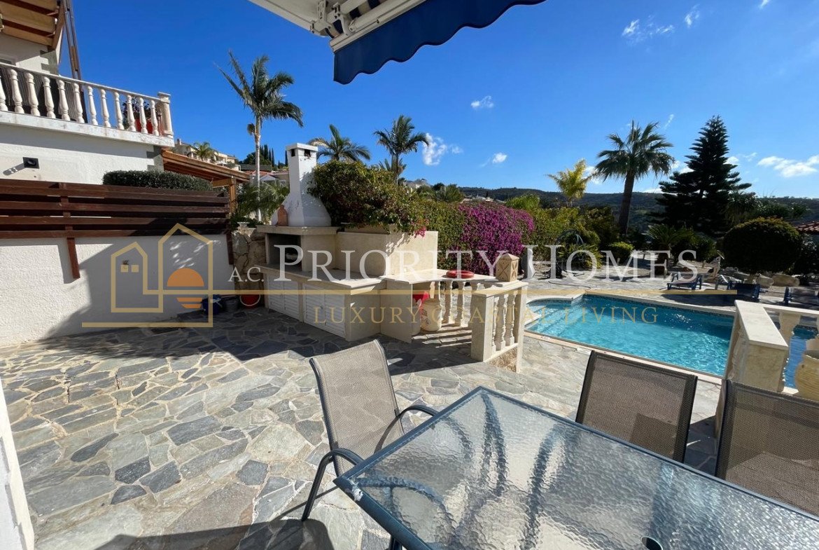 Stunning Three-Bedroom Sea View Villa in Pegeia