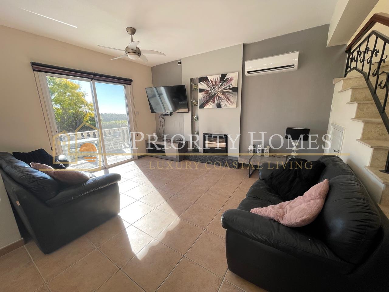 Stunning Three-Bedroom Sea View Villa in Pegeia