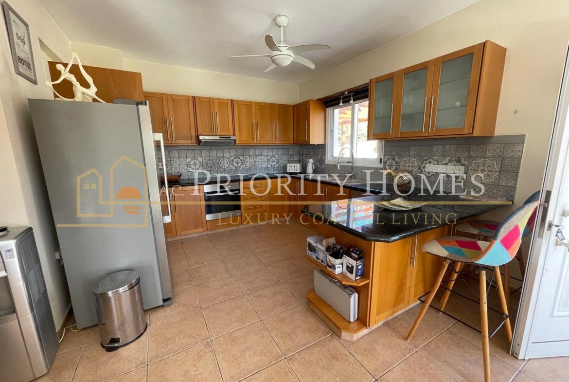 Stunning Three-Bedroom Sea View Villa in Pegeia