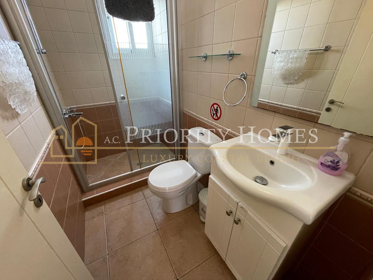 Stunning Three-Bedroom Sea View Villa in Pegeia