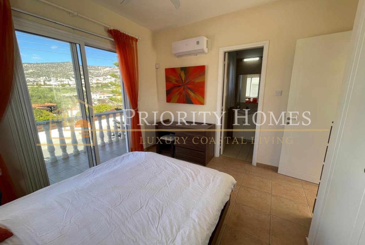 Stunning Three-Bedroom Sea View Villa in Pegeia